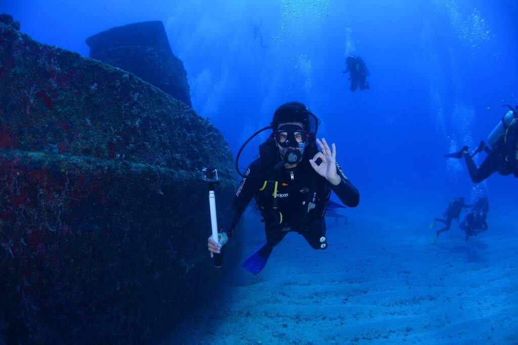 dive, blue, diving deep, at the bottom of the ocean, passion, scuba diver, fins, ocean, person, scuba, sea, nature, swimming, underwater, water